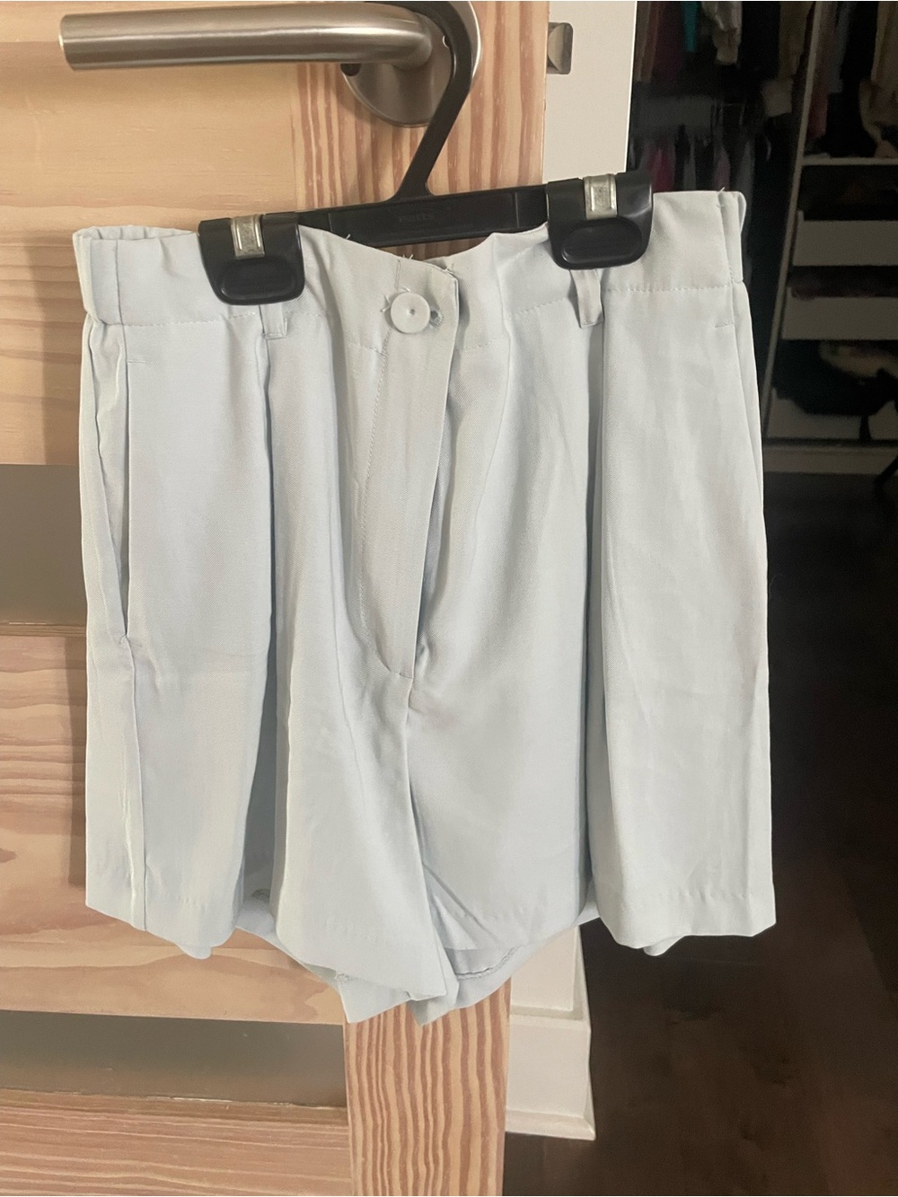 Dynamite Light Blue High-Waist Pleated Women's Shorts - small